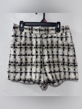 Título

ZARA NWT Bouclé Tweed Plaid Shorts XS High Rise Black Ivory